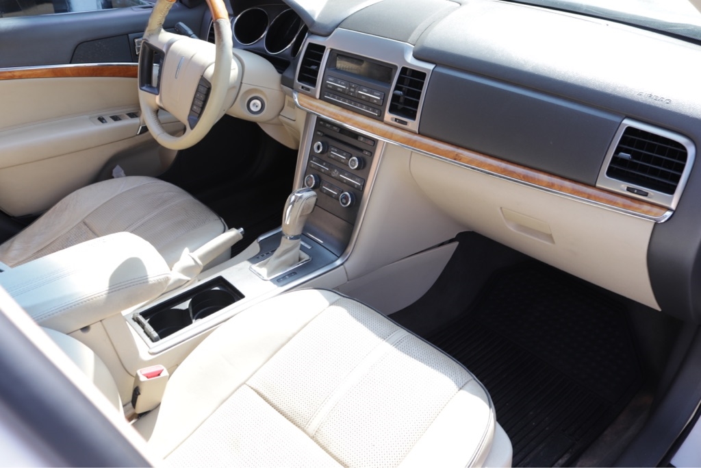 Lincoln MKZ FWD 2011