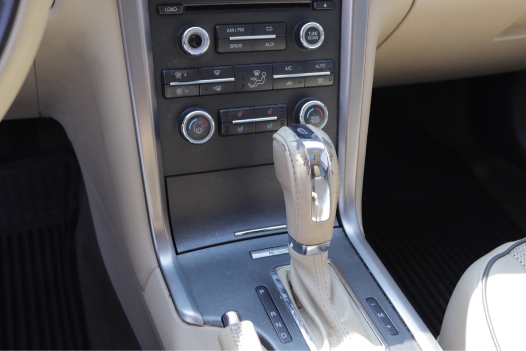 Lincoln MKZ FWD 2011