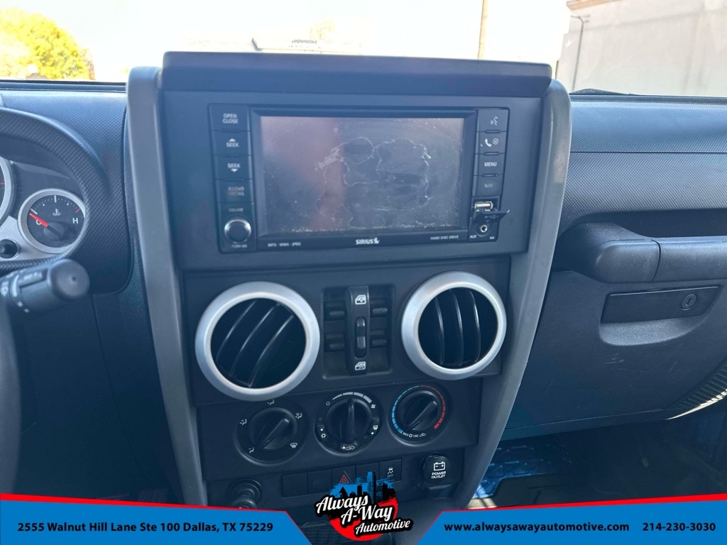 Jeep Wrangler Unlimited Sahara 4WD 2010