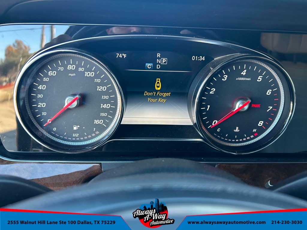 Mercedes-Benz E-Class E300 Luxury 4MATIC Sedan 2017