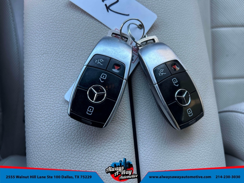 Mercedes-Benz E-Class E300 Luxury 4MATIC Sedan 2017