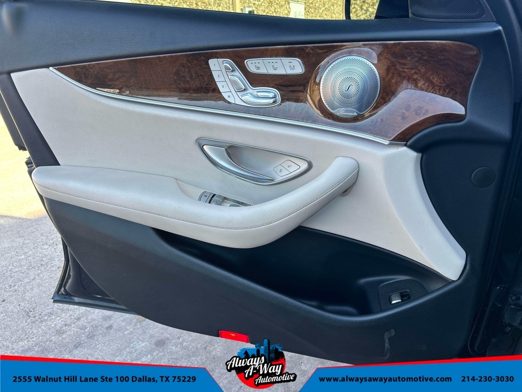 Mercedes-Benz E-Class E300 Luxury 4MATIC Sedan 2017