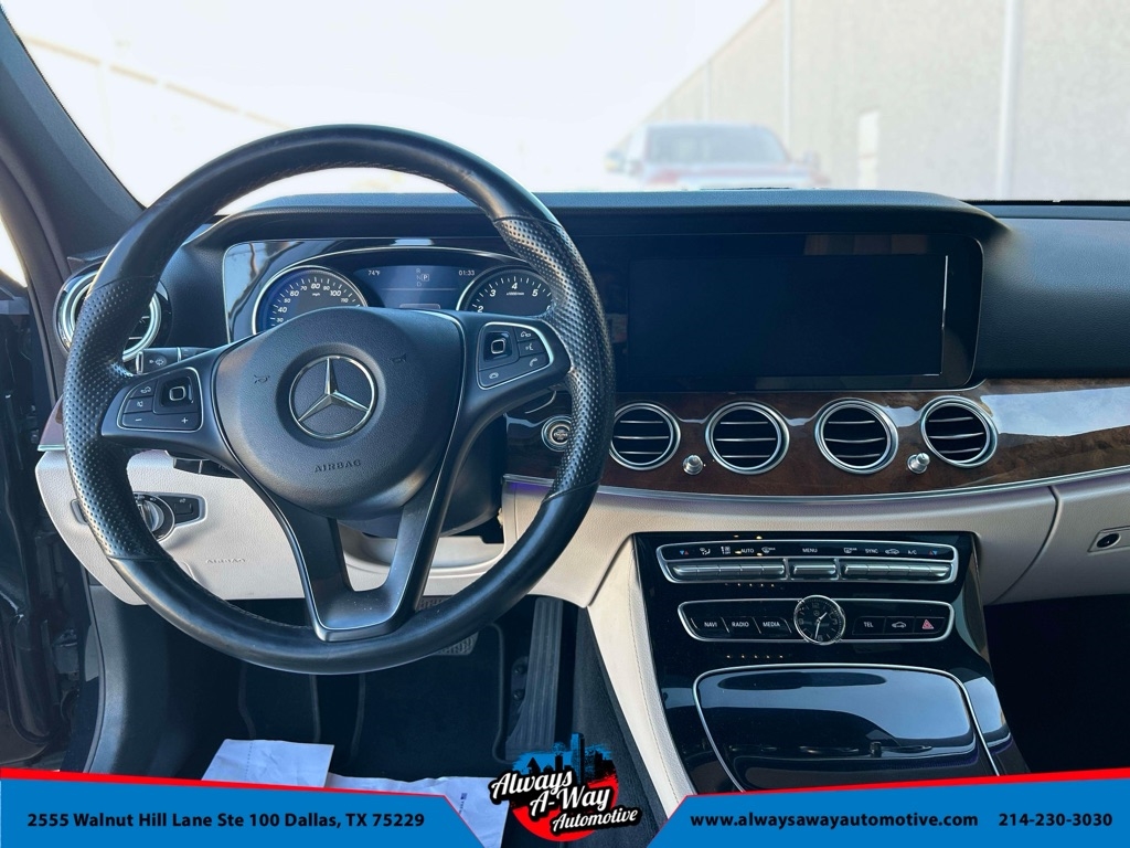 Mercedes-Benz E-Class E300 Luxury 4MATIC Sedan 2017