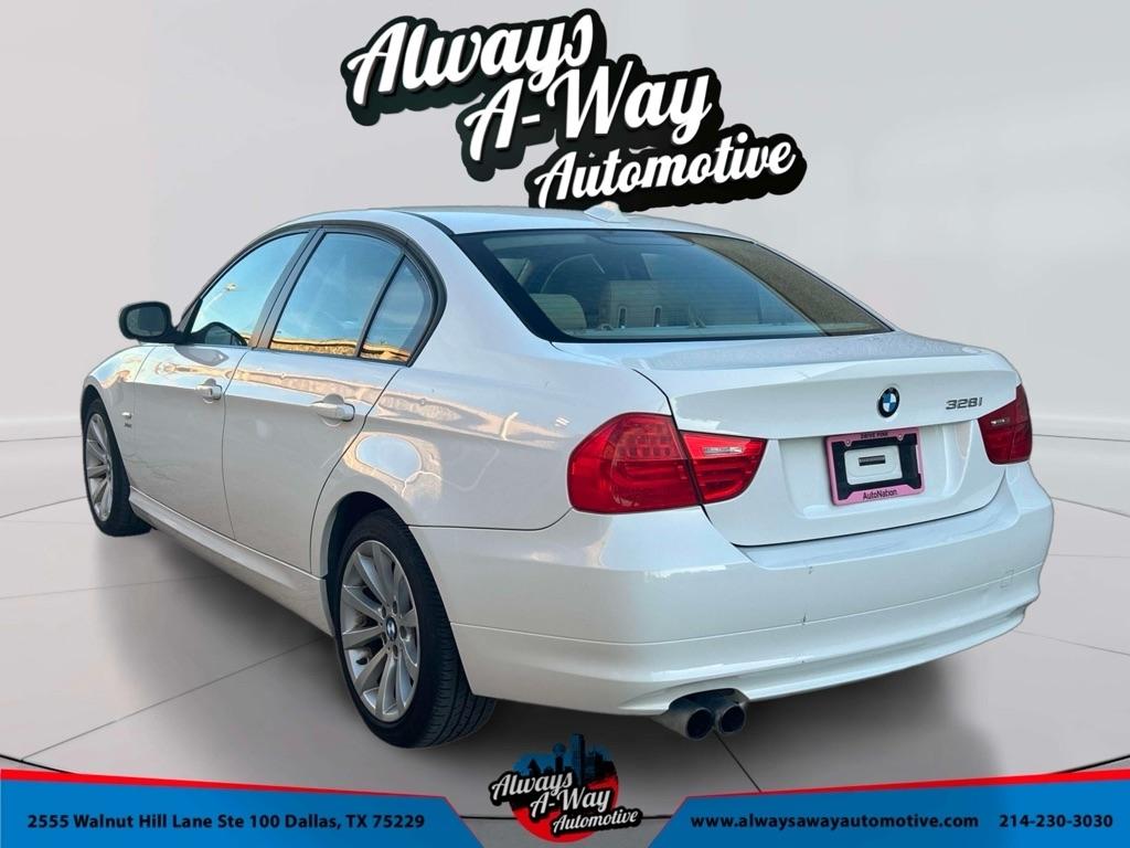 BMW 3-Series 328i xDrive 2011