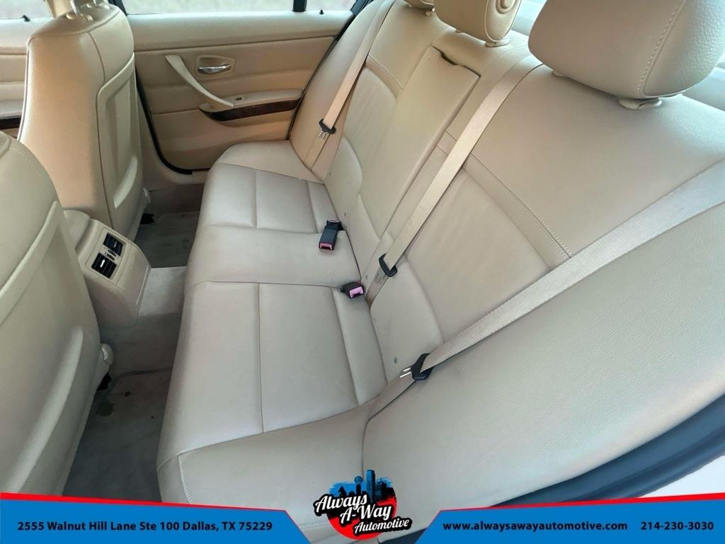 BMW 3-Series 328i xDrive 2011