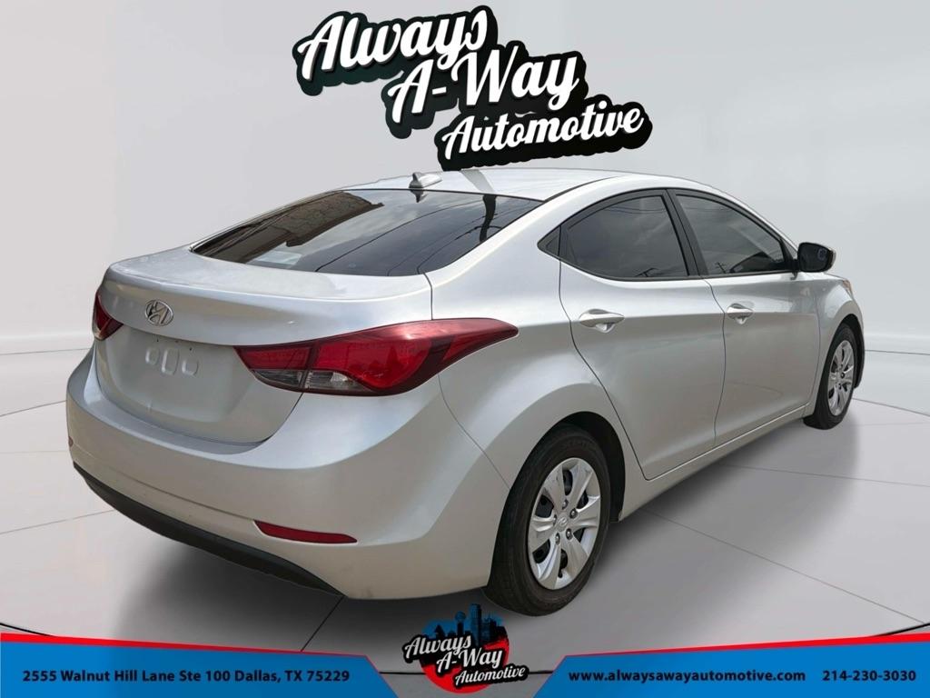 Hyundai Elantra SE 6AT 2016