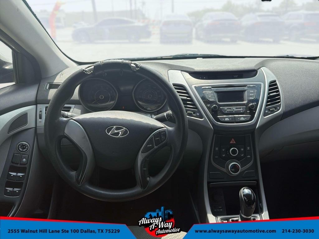 Hyundai Elantra SE 6AT 2016