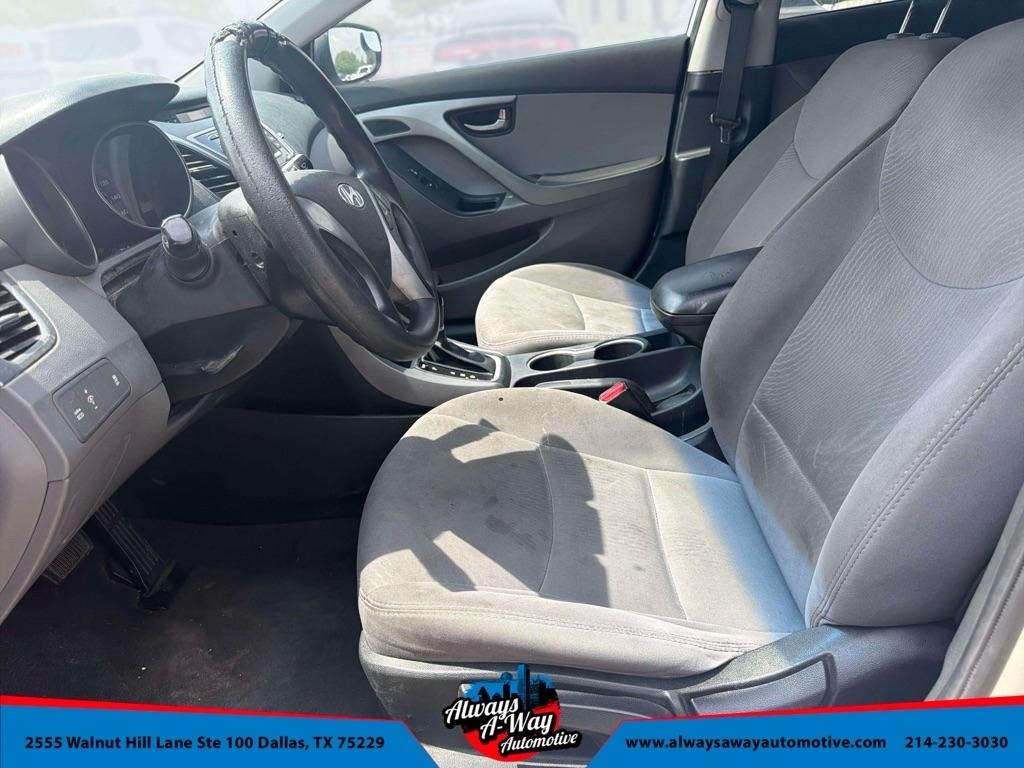 Hyundai Elantra SE 6AT 2016