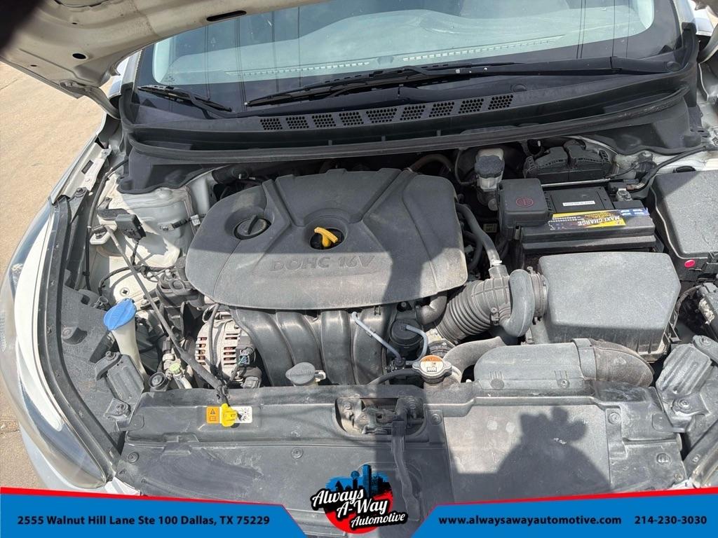 Hyundai Elantra SE 6AT 2016