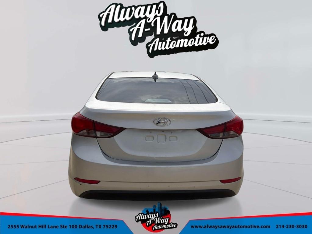 Hyundai Elantra SE 6AT 2016