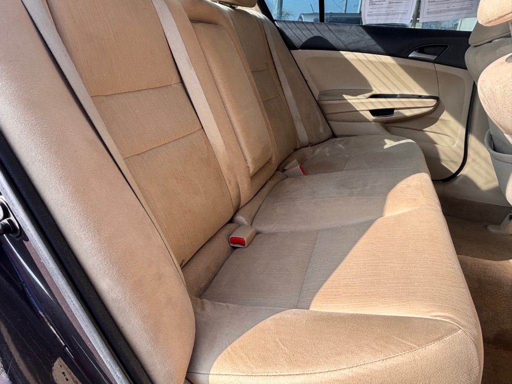 Honda Accord LX sedan AT 2012