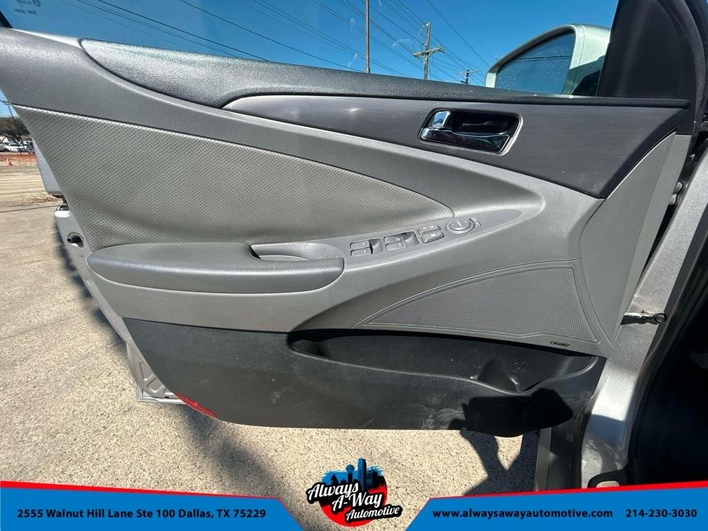 Hyundai Sonata Hybrid Sedan 2013