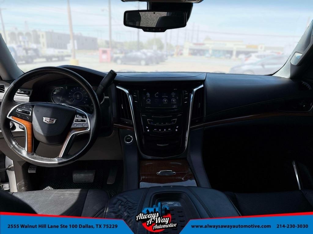 Cadillac Escalade Luxury 4WD 2016