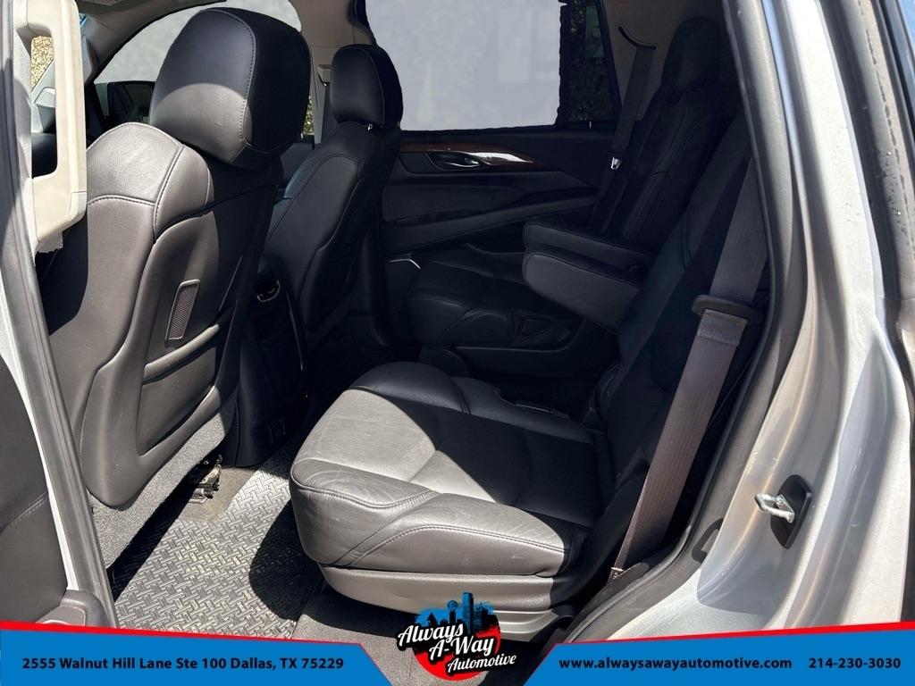 Cadillac Escalade Luxury 4WD 2016