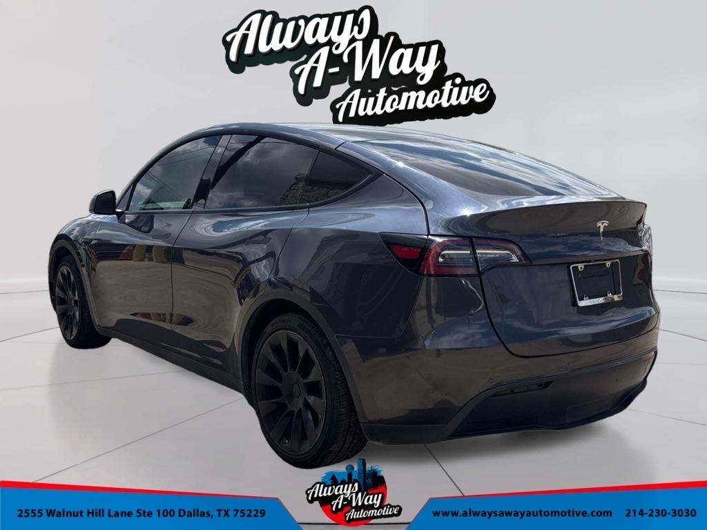 View vehicle photo 3