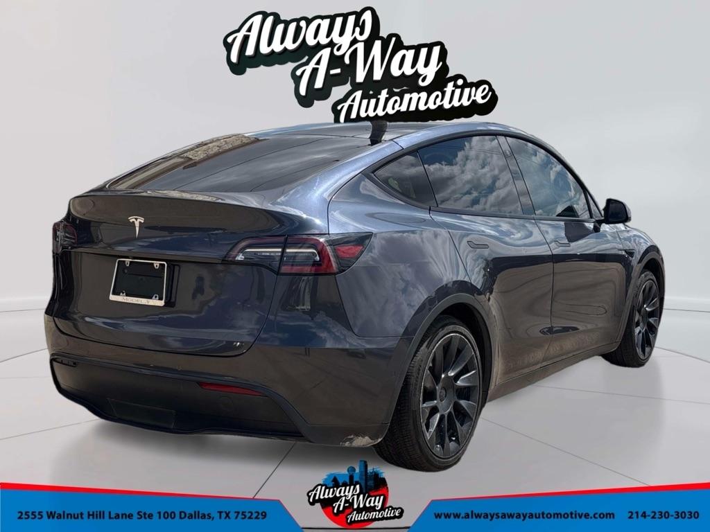 View vehicle photo 4