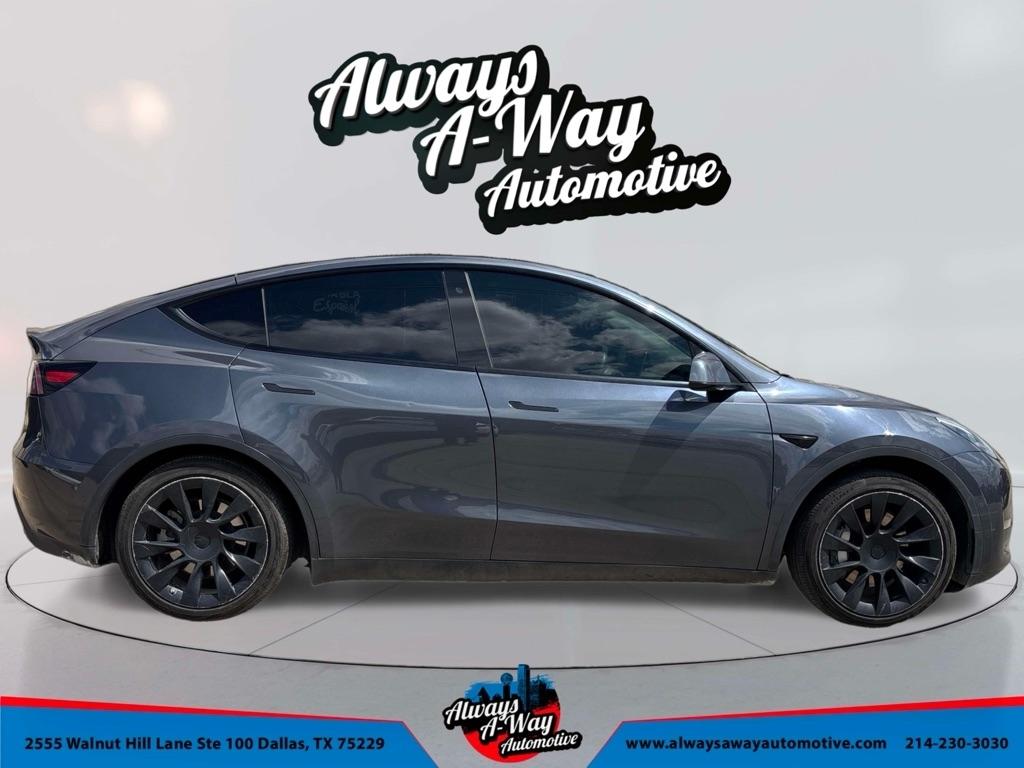 View vehicle photo 5