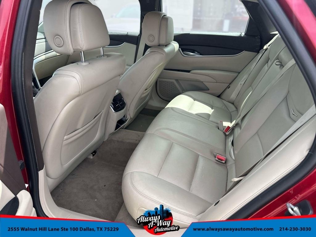 Cadillac XTS Base 2013