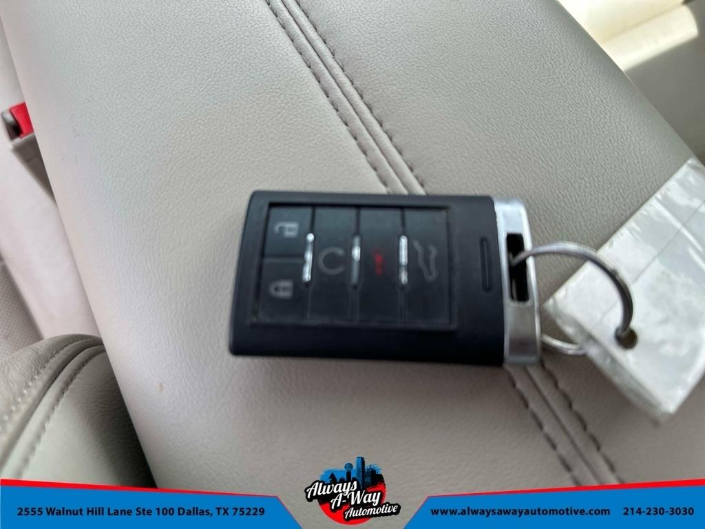 Cadillac XTS Base 2013