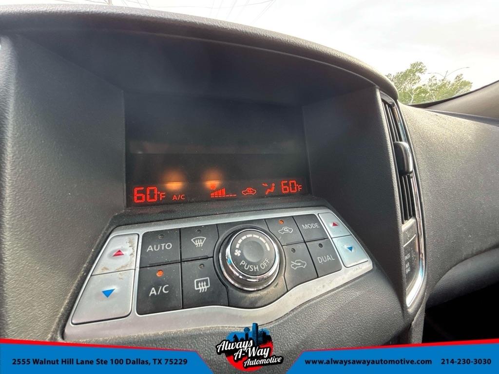 Nissan Maxima S 2012