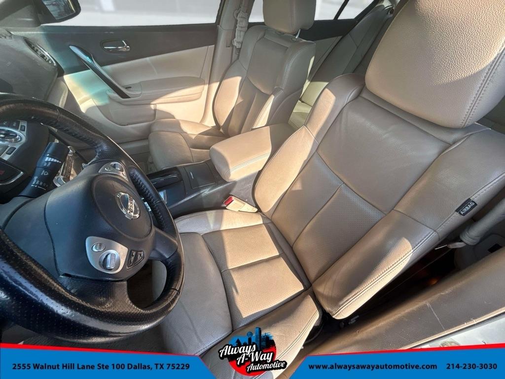 Nissan Maxima S 2014