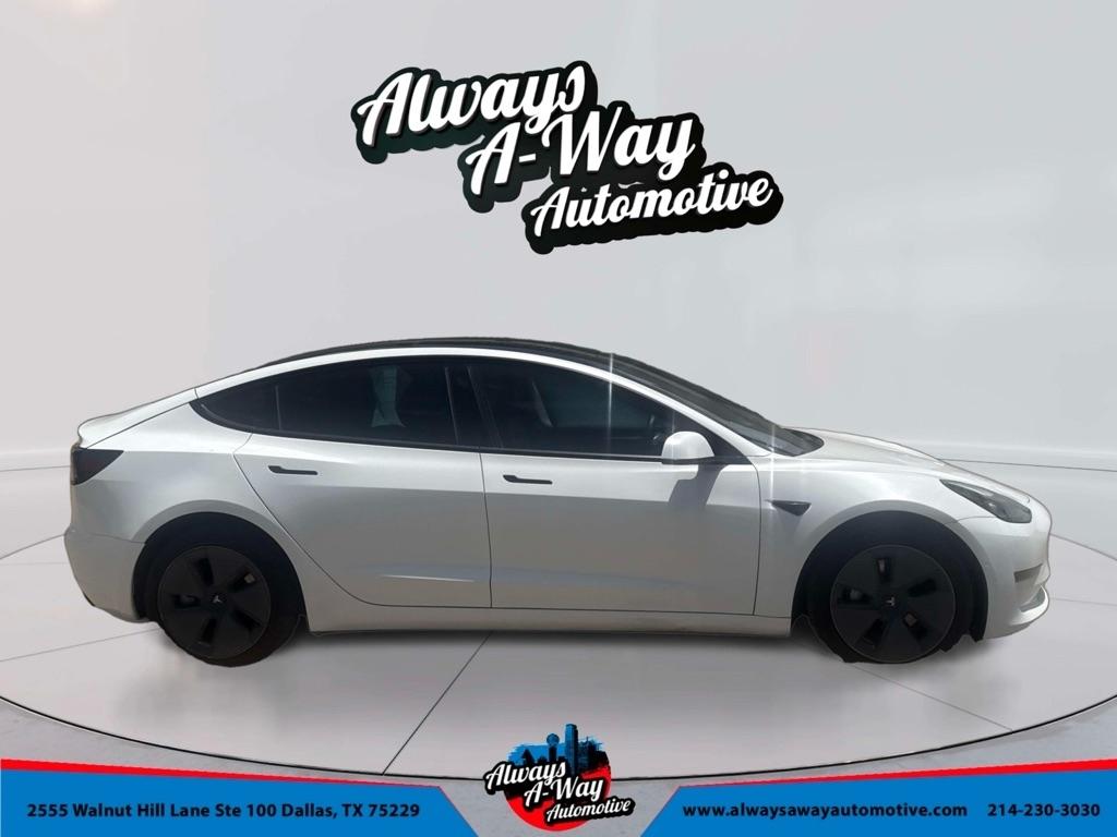 Tesla Model 3  2022