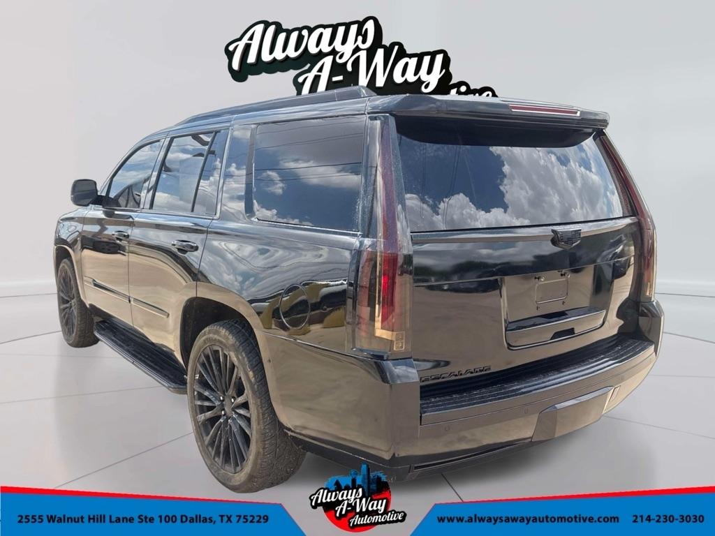 Cadillac Escalade Luxury 2WD 2016