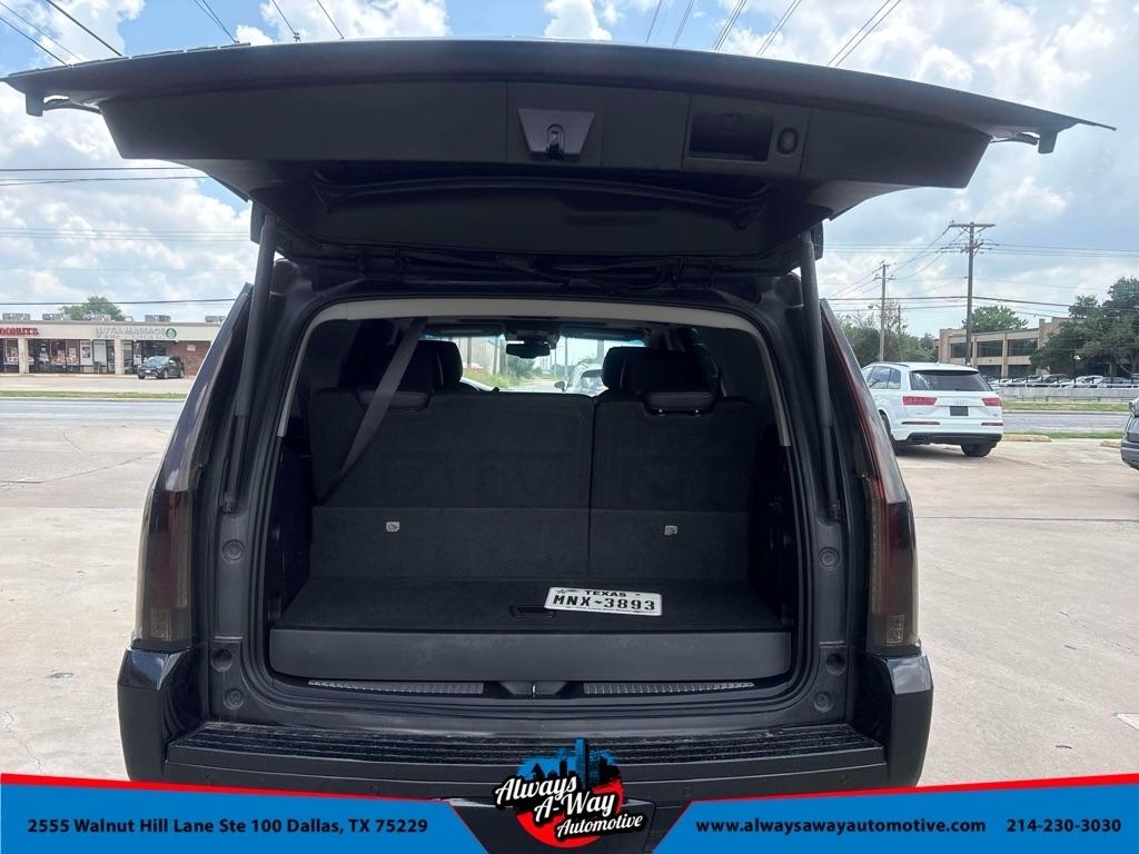 Cadillac Escalade Luxury 2WD 2016