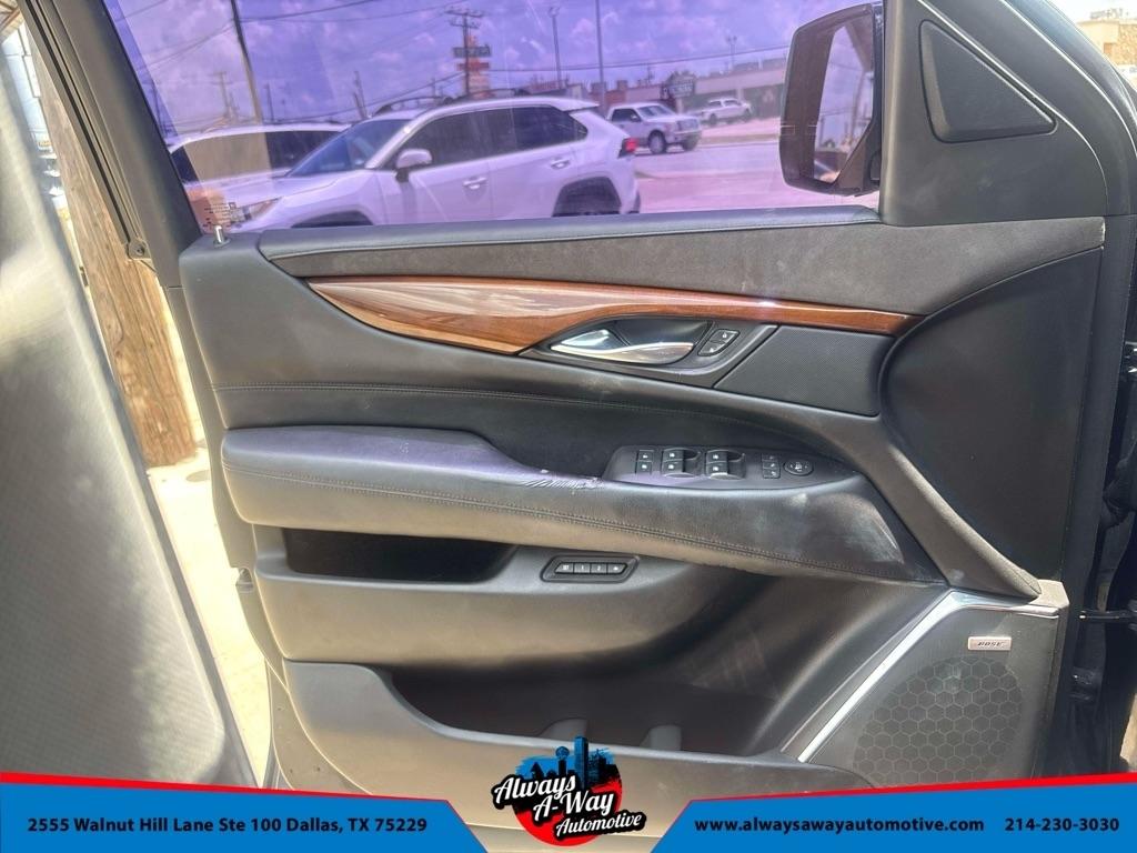 Cadillac Escalade Luxury 2WD 2016