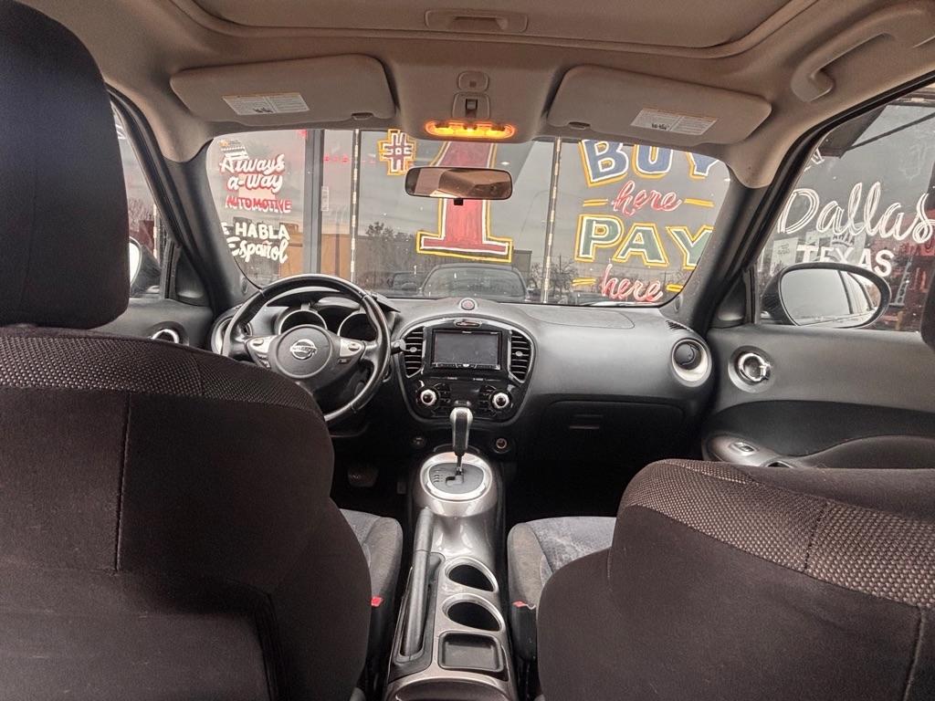 Nissan Juke S FWD 2012
