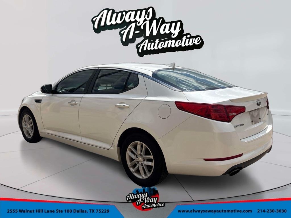 Kia Optima LX MT 2013