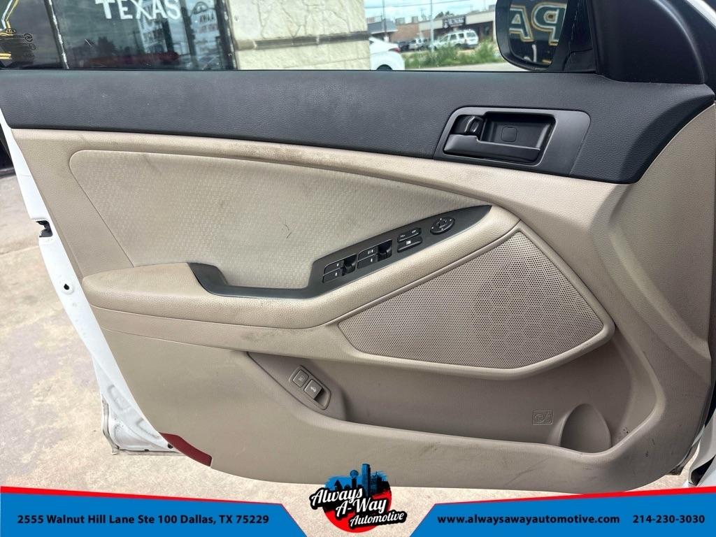 Kia Optima LX MT 2013