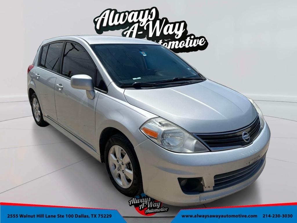 Nissan Versa 1.8 S Hatchback 2011