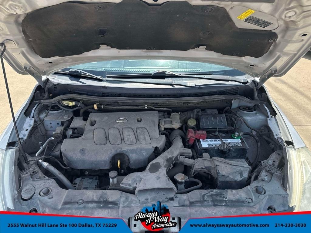 Nissan Versa 1.8 S Hatchback 2011