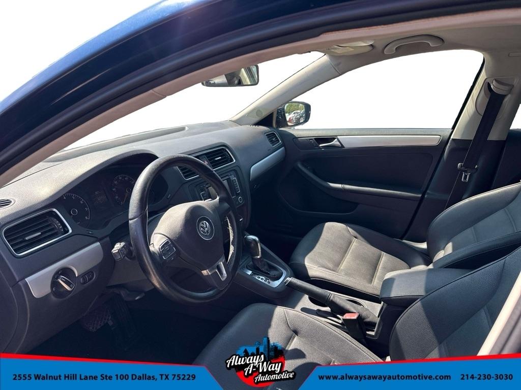 Volkswagen Jetta SEL PZEV 2011