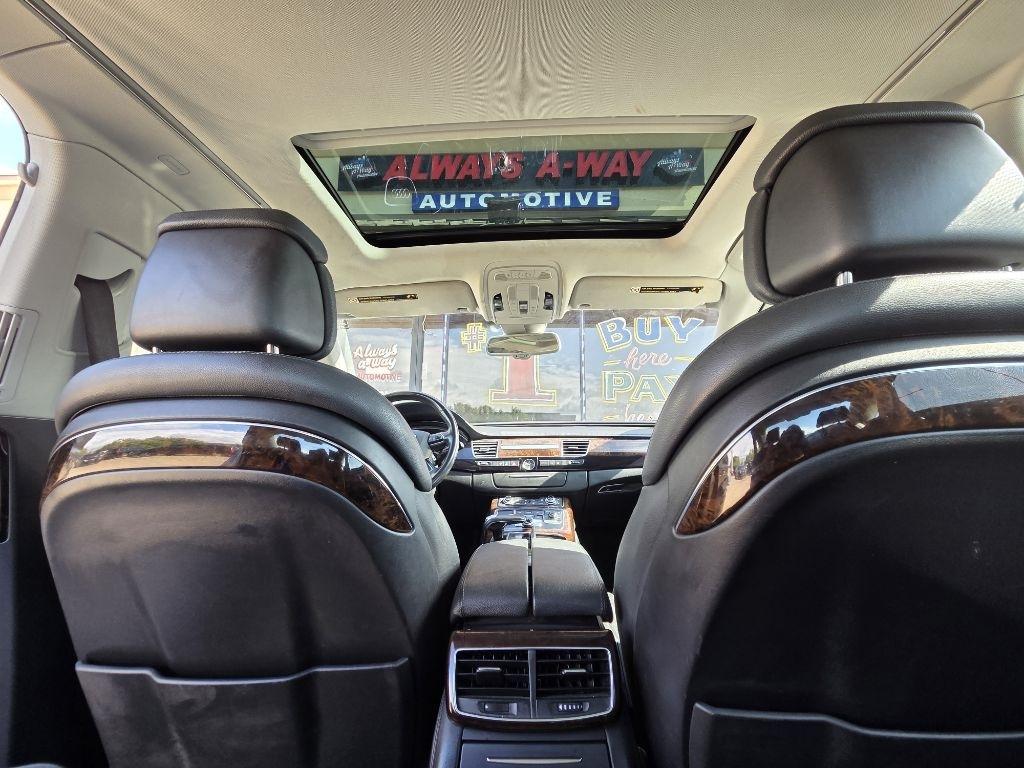 Audi A8 4.2L quattro 2011