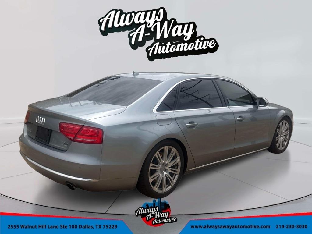Audi A8 4.2L quattro 2011