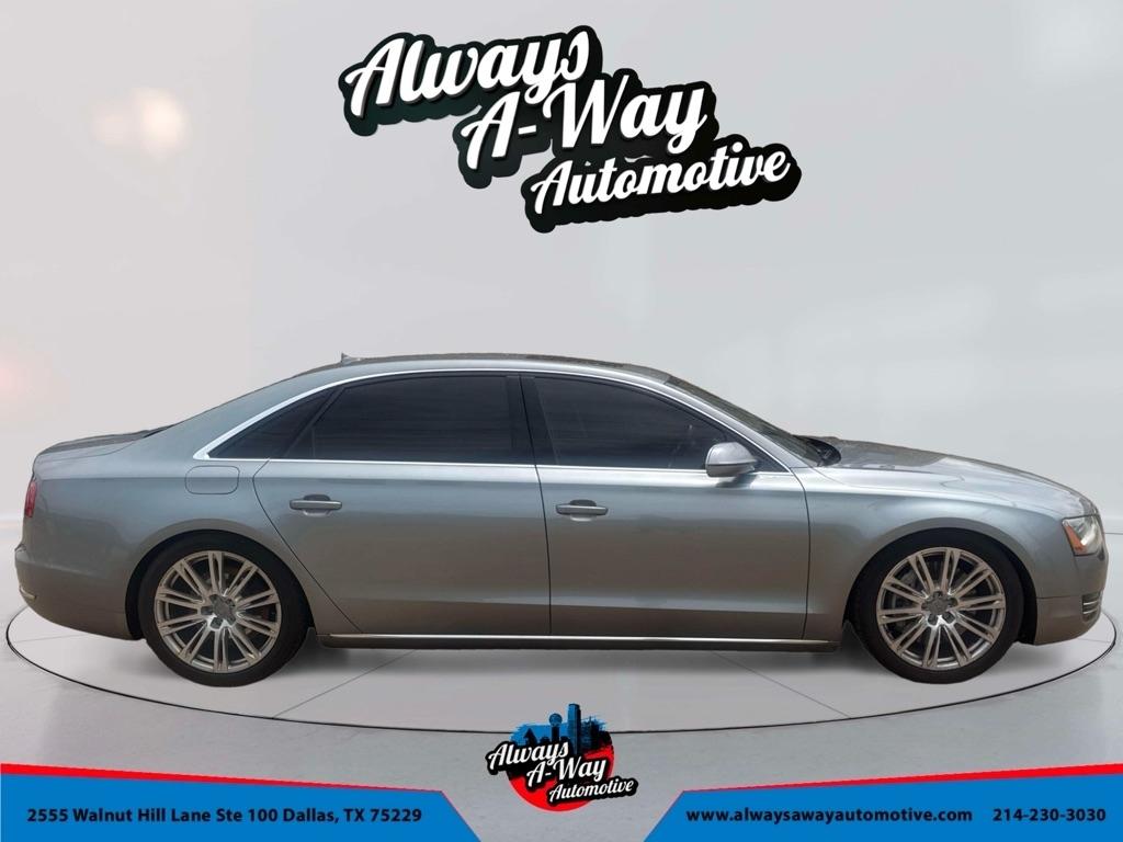 Audi A8 4.2L quattro 2011