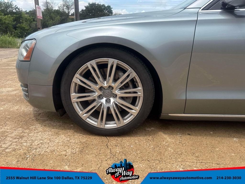Audi A8 4.2L quattro 2011