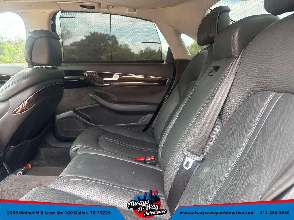 Audi A8 4.2L quattro 2011