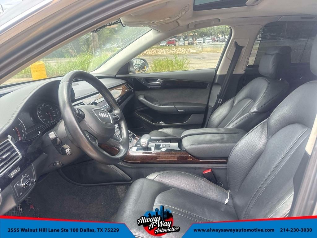 Audi A8 4.2L quattro 2011