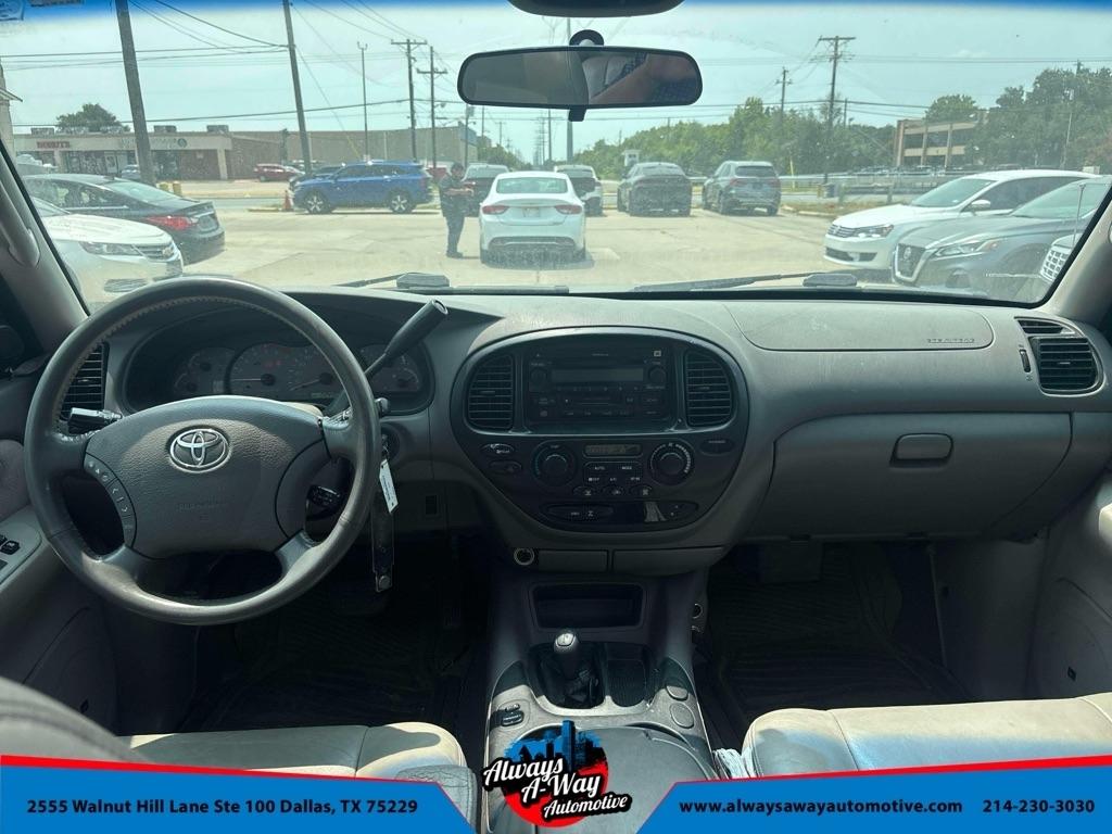Toyota Sequoia SR5 4WD 2003