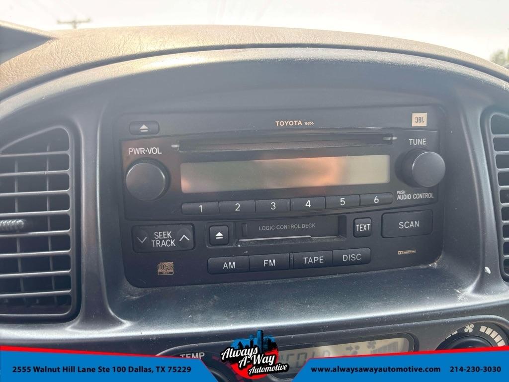 Toyota Sequoia SR5 4WD 2003