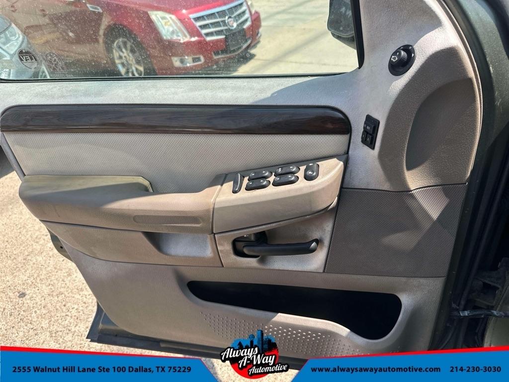 Ford Explorer Eddie Bauer 2WD 2002