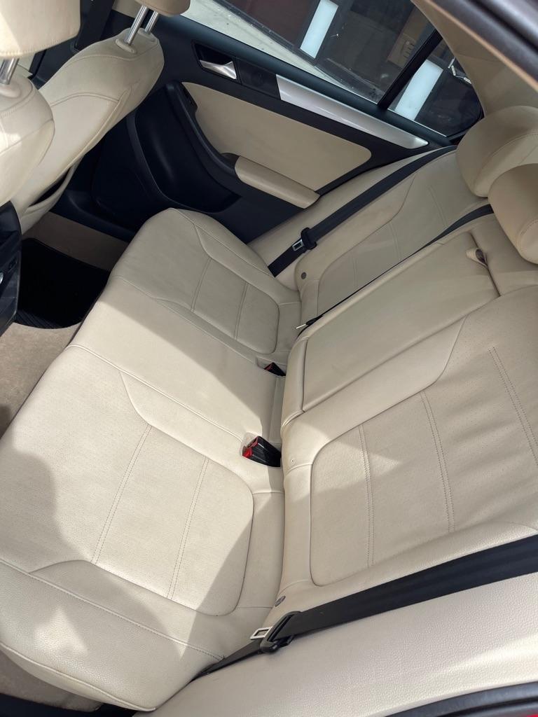 Volkswagen Jetta SEL 2011