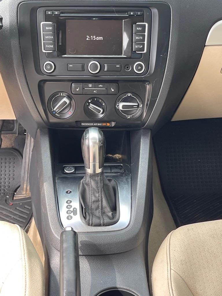 Volkswagen Jetta SEL 2011