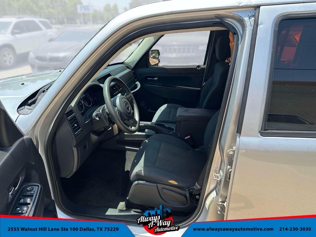 Jeep Liberty Sport 2WD 2012