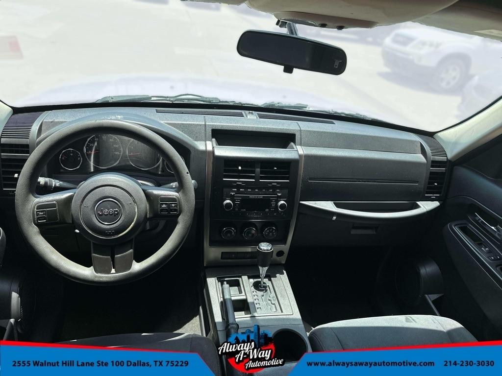 Jeep Liberty Sport 2WD 2012