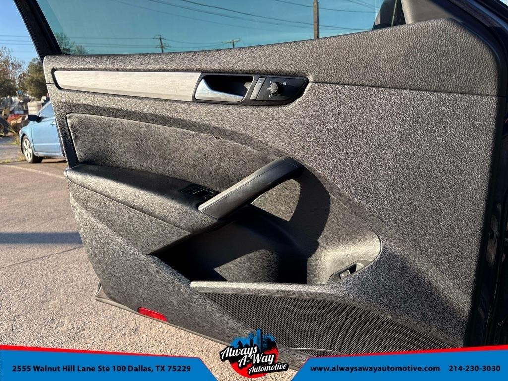 Volkswagen Passat 2.5L SE AT 2012