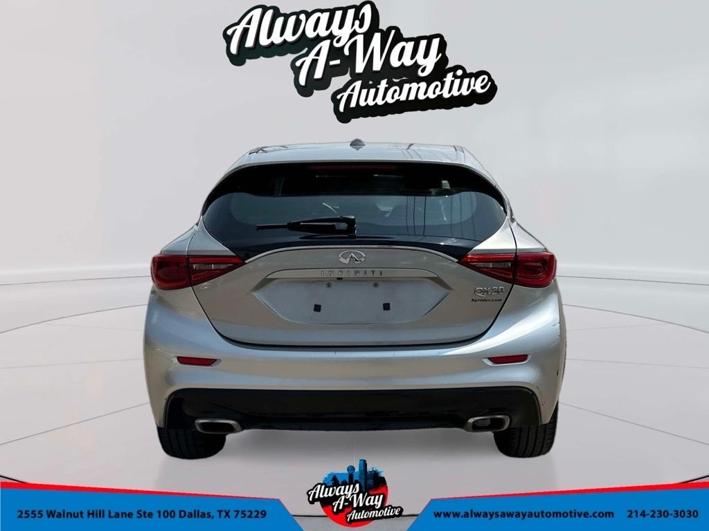 Infiniti QX30 Base 2018